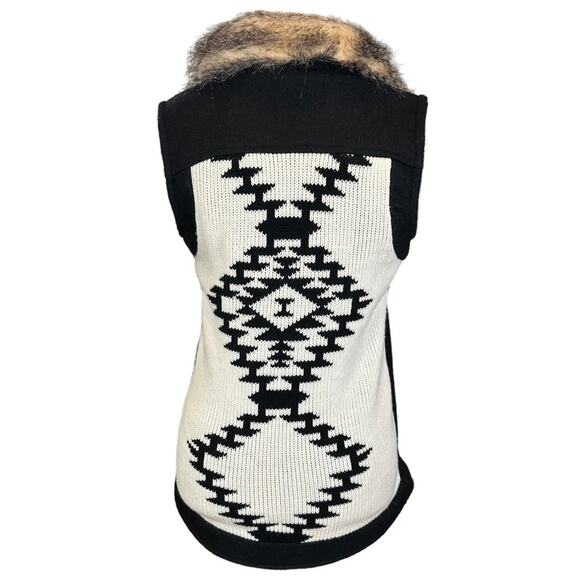 Thread & Supply Wool Faux Fur Sweater Aztec Vest Black White Size Medium - Picture 6 of 9